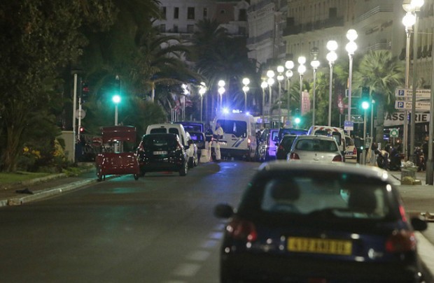 Attentato Nizza: le variazioni di palinsesto Rai e Mediaset