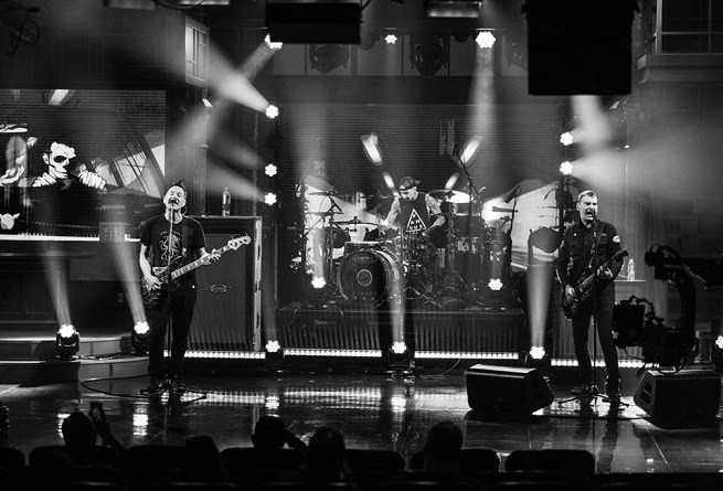 Classifica musica americana 14 luglio 2016: Blink 182 al primo posto con California, Drake ancora in vetta ai singoli