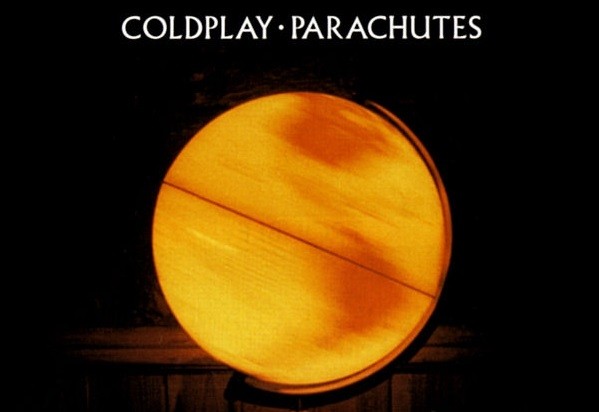 Coldplay, Parachutes: l’album di debutto usciva 16 anni fa, leggi 10 curiosità sul disco