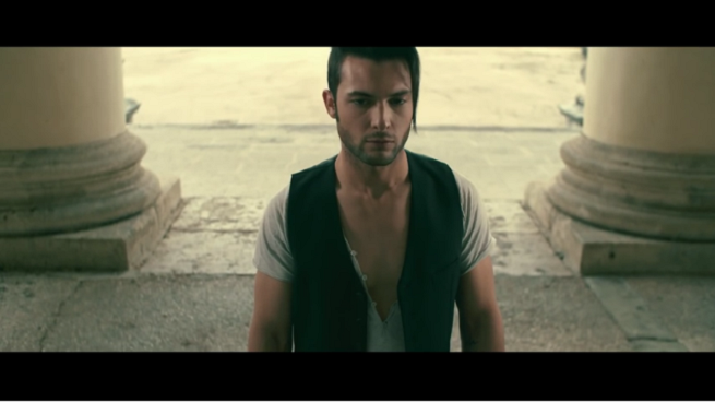 Davide Merlini, Vita Imperfetta: testo e video