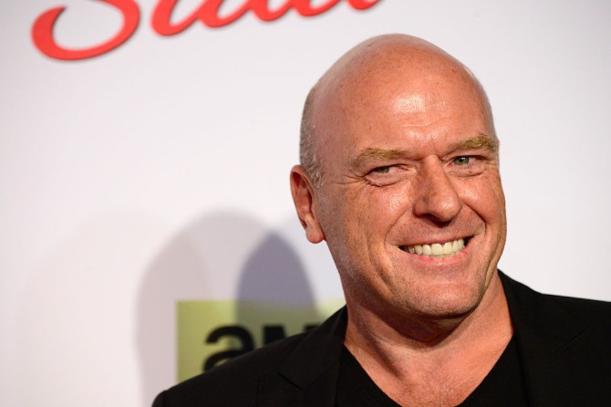 Serie TV, novità: Dean Norris in Girlboss di Netflix, John Barrowman regular nelle serie DC