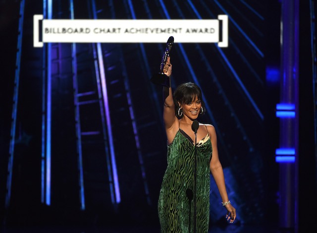 Strage Nizza, annullati il concerto di Rihanna ed il Nice Jazz Festival