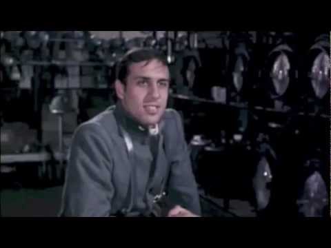 Adriano Celentano in Sing Sing, commissario di polizia