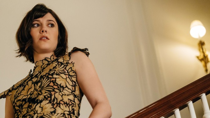 Braindead, l’azzardo di Robert e Michelle King per raccontare la satira politica in chiave horror