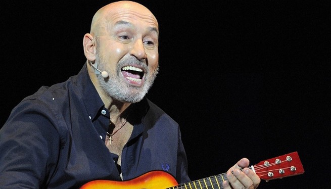 Maurizio Battista: “Non stimo nessuno dei giovani comici. Virginia Raffaele vero talento”