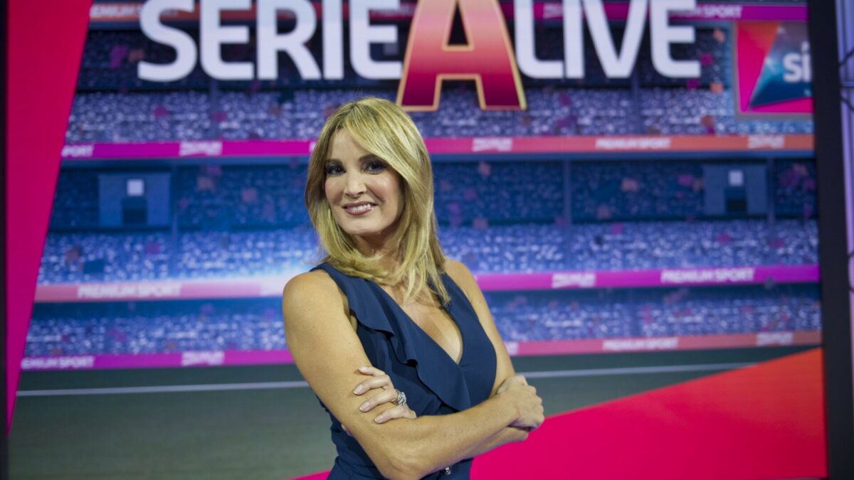 Mikaela Calcagno a Blogo: “Mediaset? Prima gavetta e calcio giocato. Liti con gli allenatori? Tutto risolto. Sogno Matrix e Sanremo”