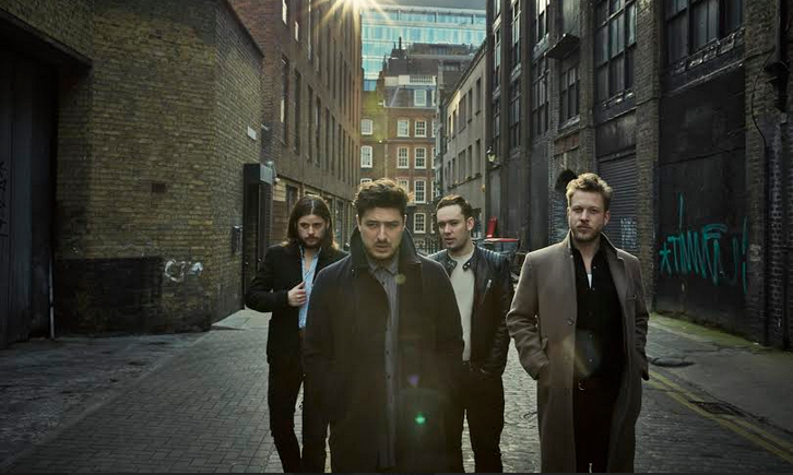 Mumford & Sons boicottano il Bråvalla Festival dopo i casi di violenza e stupri