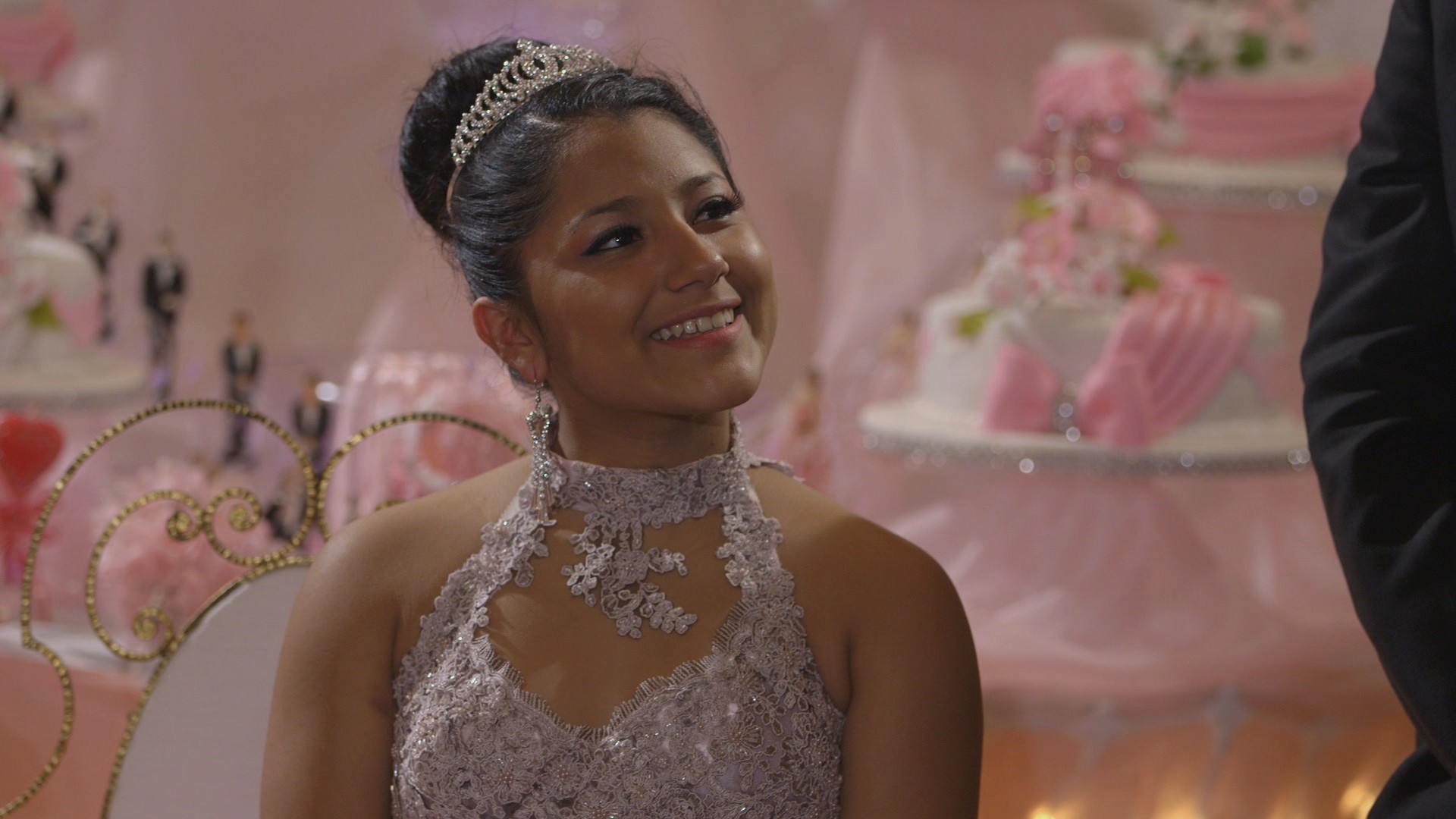 La Quinceanera-15 anni da favola: documentario realistico su un rito finora poco conosciuto, niente kitsch, il montaggio funziona