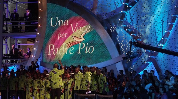Una voce per Padre Pio 2016, un compendio di tutte le pecche televisive più irritanti