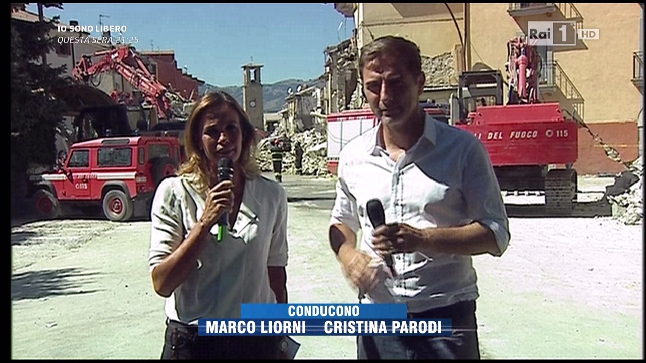 La Vita in Diretta, Liorni e Parodi live da Amatrice danno lezioni di stile tv