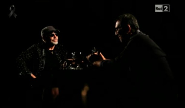 Unici ‘replica’ Vasco Rossi e si prende dei rischi: intervista spenta, voce narrante disturbante, bene immagini e montaggio