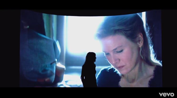 Bridget Jones’s Baby, Ellie Goulding – Still Falling for you: testo, traduzione e video ufficiale