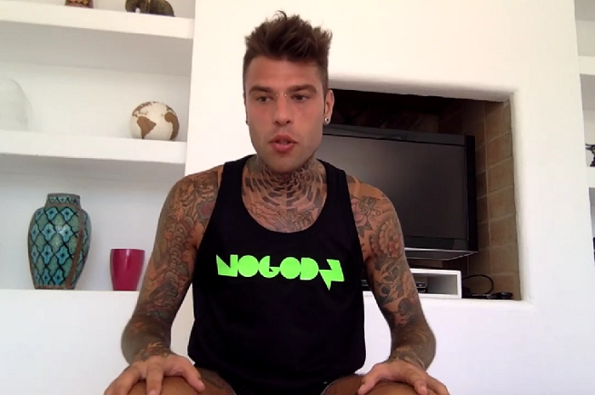 Fedez, J-Ax e Rovazzi: “I ricavi di Vorrei ma non posto e Andiamo a comandare ad Amatrice” (video)