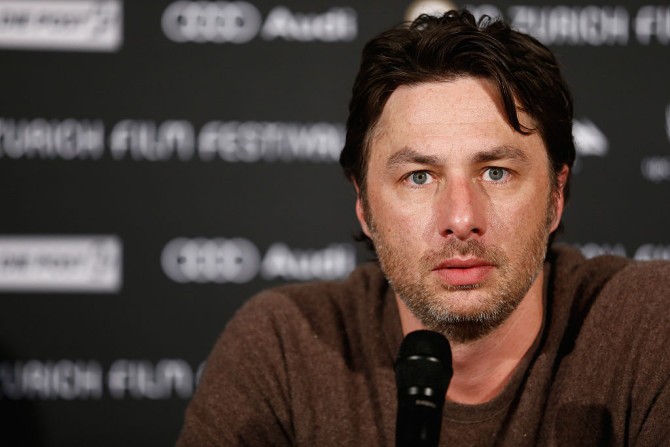 Serie TV, novità: ABC sviluppa una comedy con Zach Braff e il drama Doomsday, TNT ordina Lasciami entrare