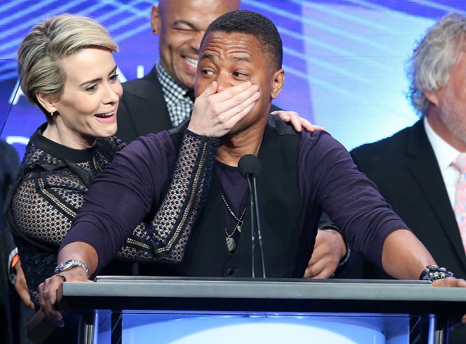 TCA Awards 2016: trionfo di American Crime Story e The Americans, premiati Rachel Bloom e Mr Robot