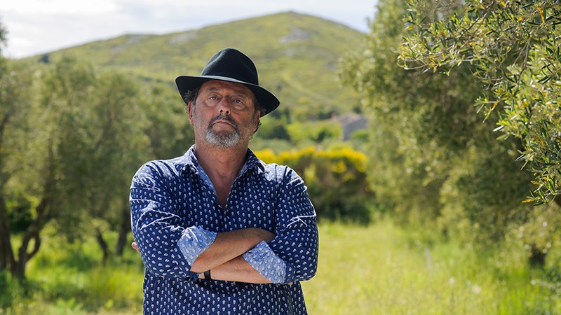Un’estate in provenza: foto e locandina del film con Jean Reno