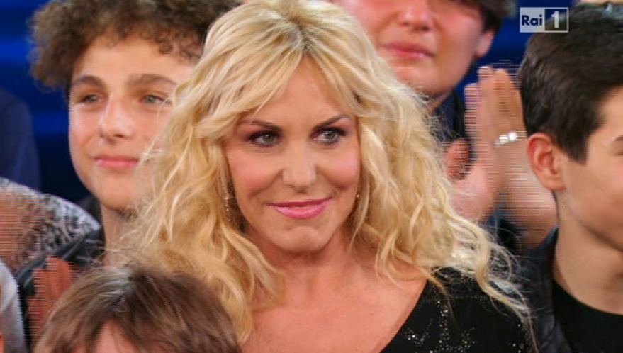 Antonella Clerici: “Ho rinnovato con la Rai per prossimi due anni, voglio fare interviste come Cattelan”