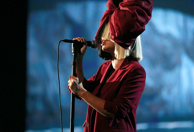 Classifica musica americana 4 agosto 2016: ancora Sia e Drake in vetta alle classifiche