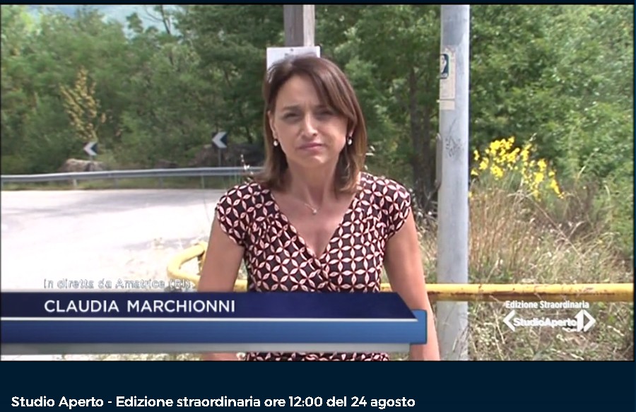Terremoto, Studio Aperto ‘incontra’ una signora sotto le macerie (e ‘scippa’ un video della Forestale)