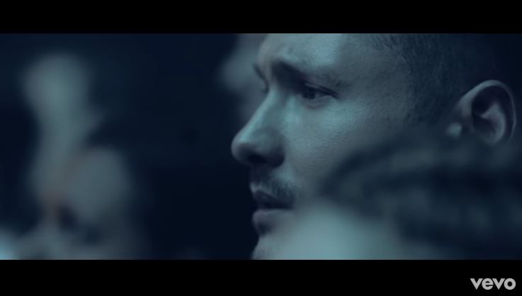 Calum Scott – Dancing On My Own: testo, traduzione e video ufficiale