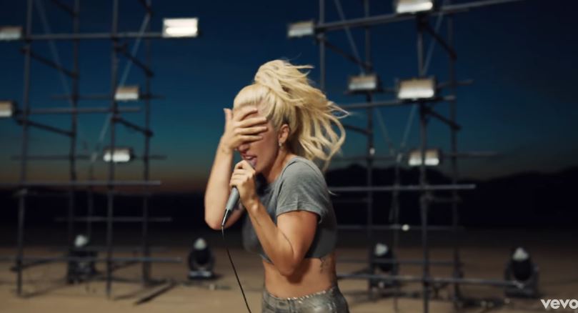 Lady Gaga, Perfect Illusion: il tanto atteso ritorno si trasforma in un’occasione mancata?