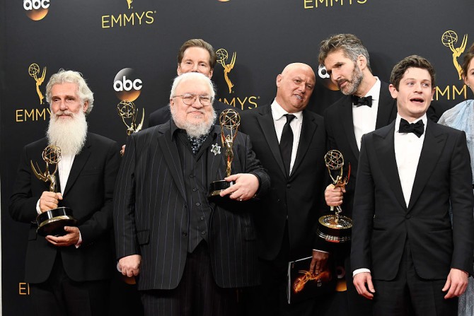 Il futuro di Game of Thrones: prequel o spinoff? Intanto si godono la vittoria agli Emmy 2016