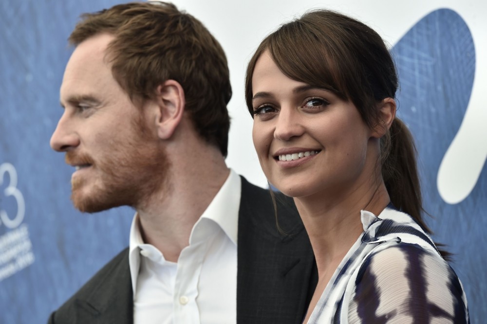 Venezia 2016: le foto di Michael Fassbender e Alicia Vikander sul red carpet di La luce sugli oceani