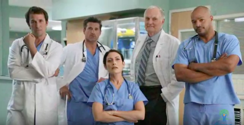 Serie tv, cinque “medici dei telefilm” di nuovo con il camice per spot (Video)