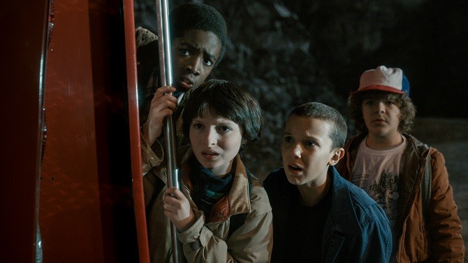 Stranger Things, tre nuovi personaggi nella seconda stagione. I Duffer parlano del “movimento” #JusticeForBarb