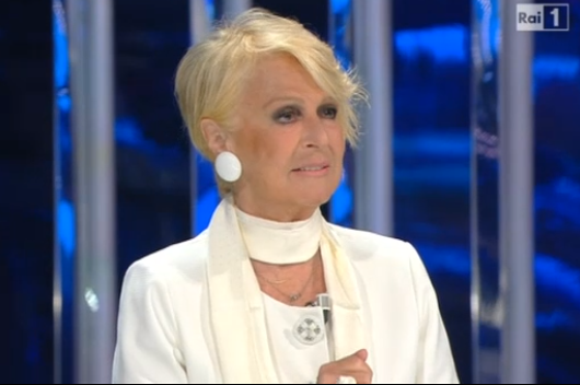 Tale e quale show 2016, Loretta Goggi: “Caro TvBlog, non scrivete che siamo dinosauri, il talento non ha età!” (VIDEO)