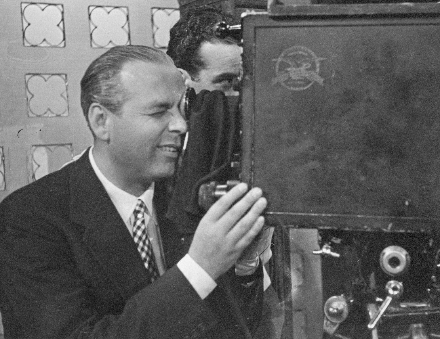 Roma 2016, L’arma più forte. L’uomo che inventò Cinecittà: trailer del doc su Luigi Freddi
