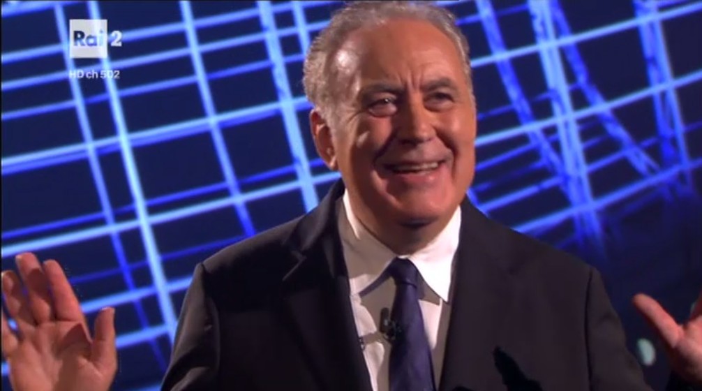 Italia, il ritorno di Santoro in Rai, gli interventi egoriferiti, la confusione del racconto in studio e il promesso rinnovamento del linguaggio televisivo