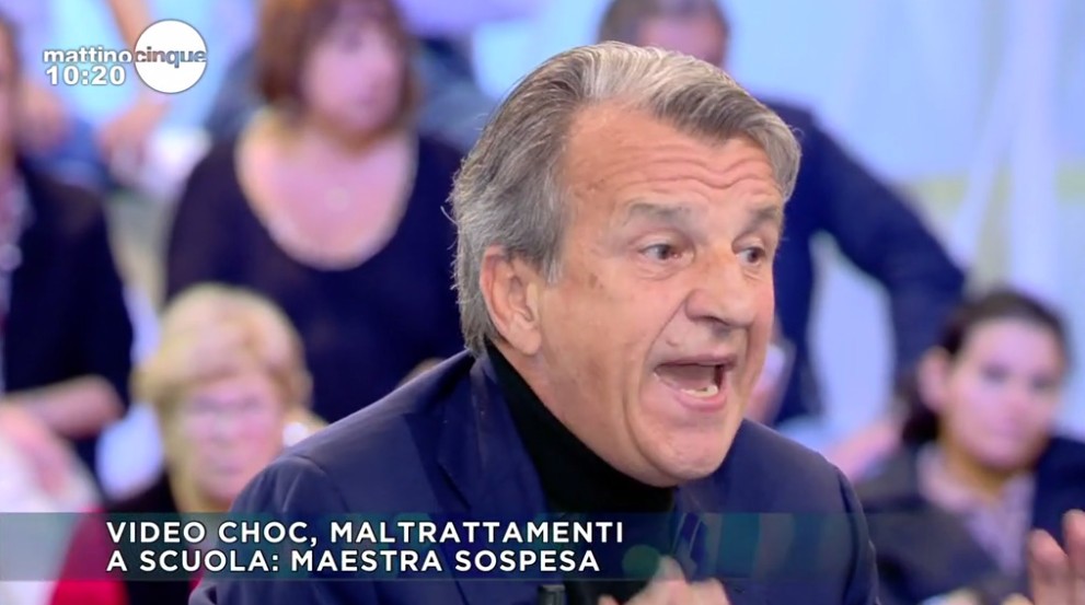 Mattino Cinque, Raffaele Morelli: “In studio cogli0ni che applaudono”. Federica Panicucci: “Sei pesante” (VIDEO)