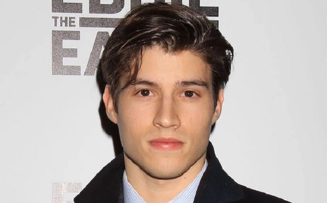 Serie TV, novità: Cameron Cuffe protagonista di Krypton, Lauren Lyle in Outlander