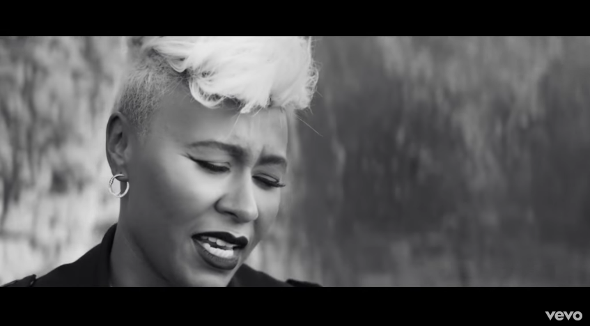 Emeli Sande, Hurts: testo, traduzione e video ufficiale