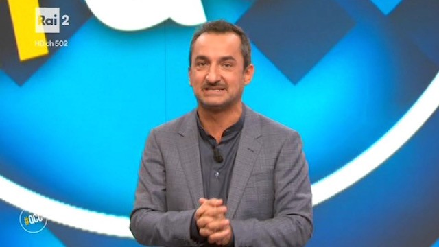 Quelli che il calcio, Nicola Savino sul terremoto: “Difficile essere in onda, non ci dimentichiamo delle persone che soffrono”