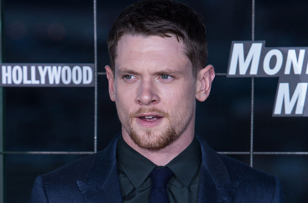 Jack O’Connell sarà  Alexander McQueen nel biopic diretto da Andrew Haigh