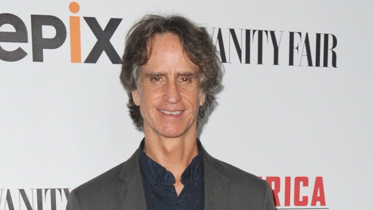 Intelligent Life, Jay Roach al posto di  Ava DuVernay