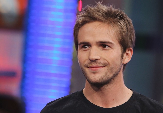 Serie Tv, novità: Narcos, arrivano Michael Stahl-David e Matt Whelan. Carol Burnett torna in tv con Amy Poehler