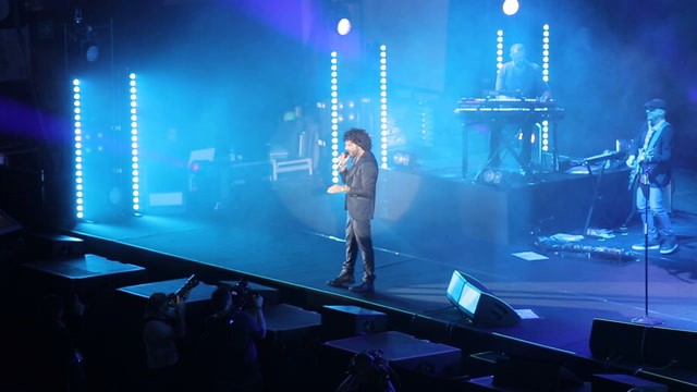 Francesco Renga, Scriverò il tuo nome live nei Palasport: concerto al Forum di Assago [foto e video]