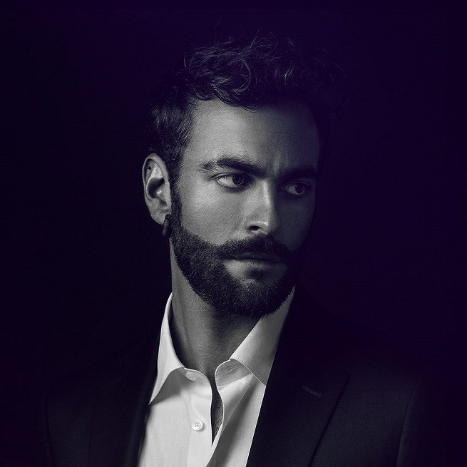 Marco Mengoni, Light in you / Ad occhi chiusi: testo ed audio