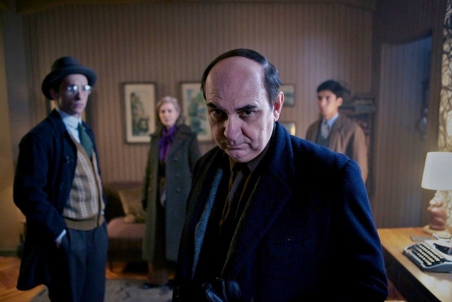 Neruda: clip e spot tv in italiano del biopic di Pablo Larrain con Gael García Bernal