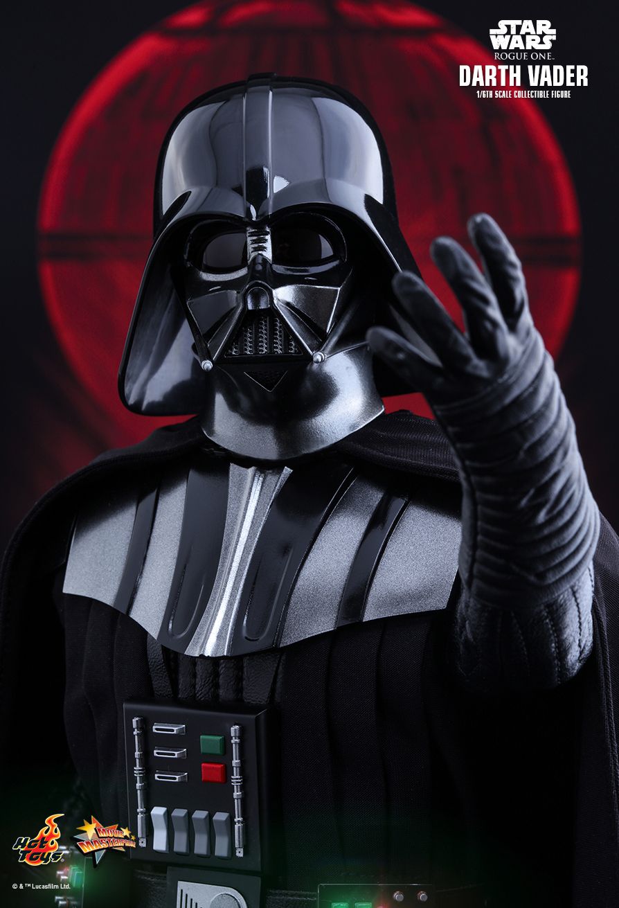 Rogue One: nuova action figure di Darth Vader by Hot Toys