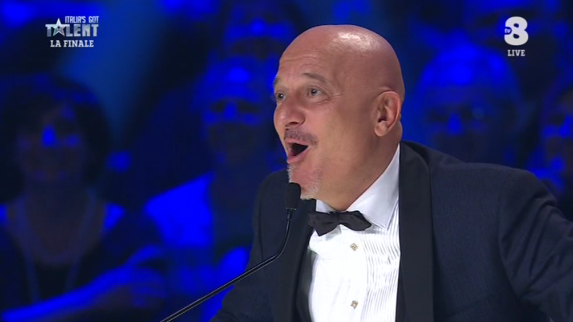 Ospiti tv sabato 15 e domenica 16 ottobre 2016: Claudio Bisio, Amanda Lear e…
