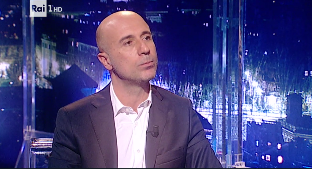 Gianluca Semprini a Sottovoce: “Politics non va benissimo. Mi sento responsabile ma vado avanti”
