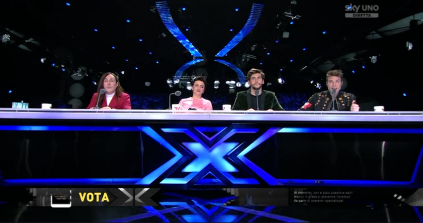 X Factor 2016, Mengoni e Arisa salvano una prima senza pathos. Alvaro senza infradito raggela lo show