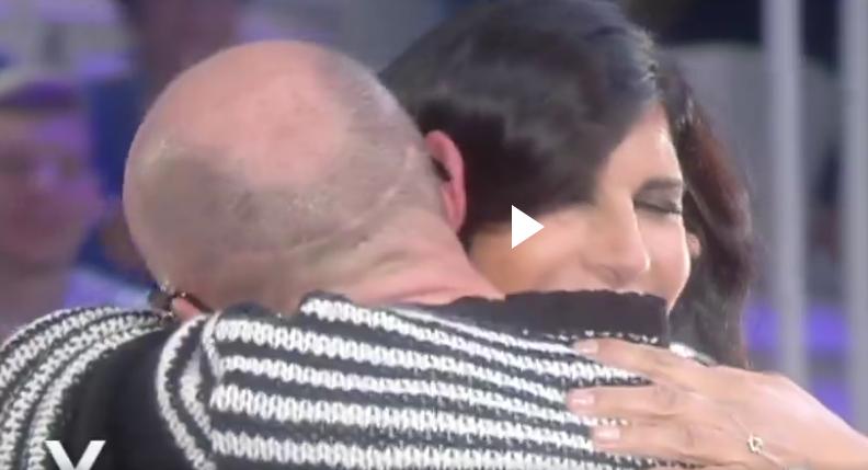 Verissimo, Alfonso Signorini: “Non esistono amici nel mondo della tv”. Poi fa pace con la Prati (VIDEO)