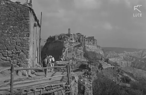 “La terra trema” è il titolo di un grande film di Visconti, La Bellezza oggi trema