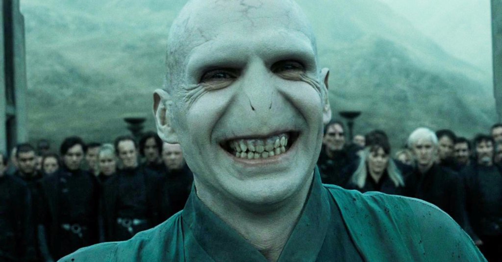 Animali Fantastici, Ralph Fiennes non vuole che siano altri attori ad interpretare Voldemort – Arthur Darvill si candida al ruolo di Silente