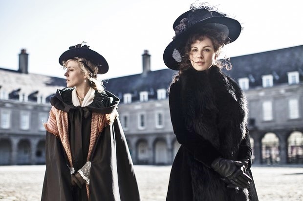 Amore e Inganni: trailer italiano, foto e poster del film con Kate Beckinsale e Chloë Sevigny